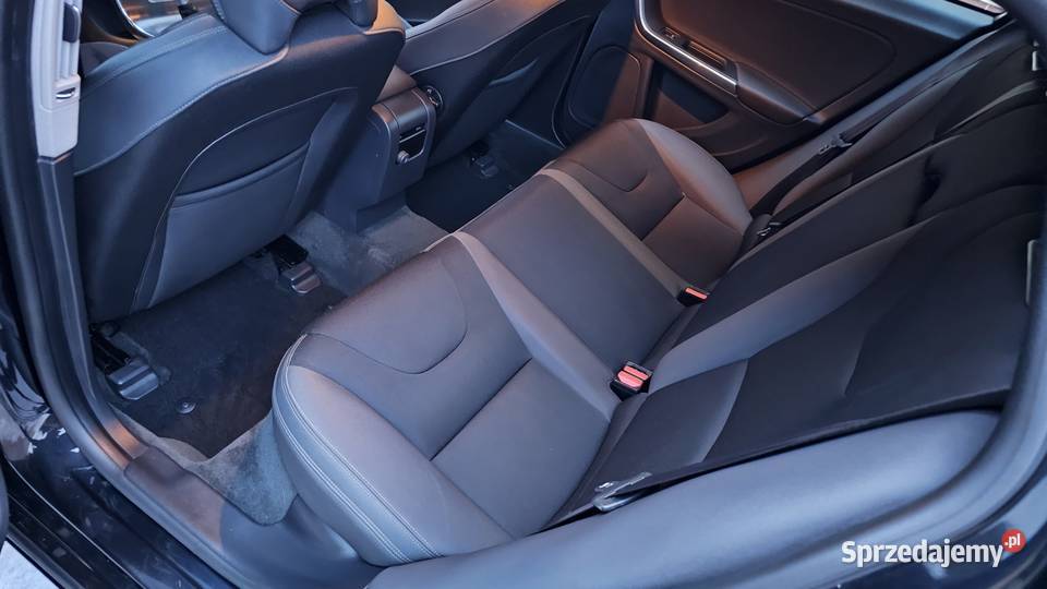 Volvo V60 2014r 20D 136 5 cyl z Włoch Opłacony diesel