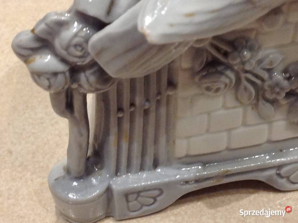 Piękny Wazonik Gołąbki Stara Porcelana Sygnowany Nowa Sól