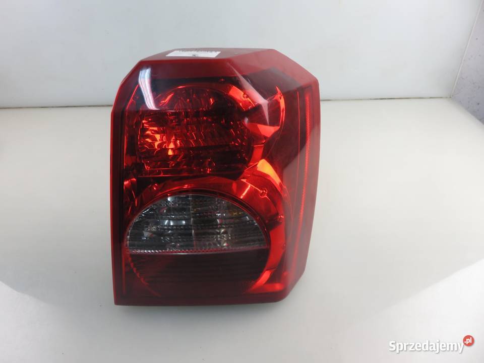 LAMPA PRAWA TYLNA DODGE CALIBER 05303752A osobowe Lampy tylne