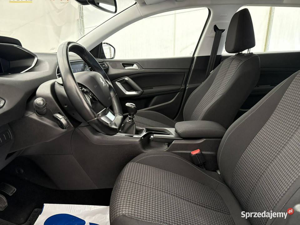 Peugeot 308 SW 15 Bluehdi130 Active Salon Rok produkcji 2020