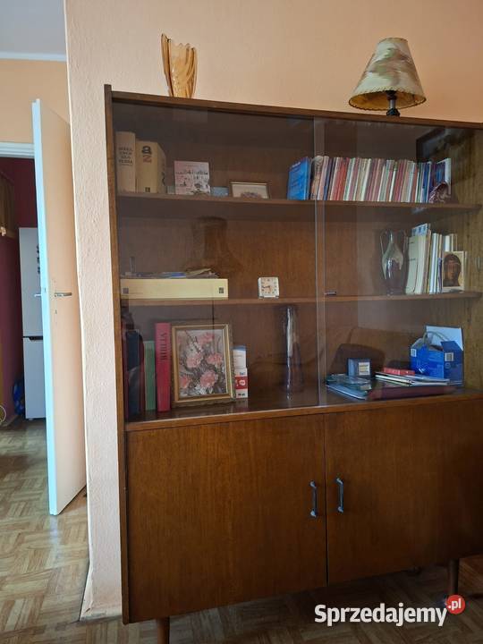 biblioteczka witryna z lat 60 PRL Warszawa