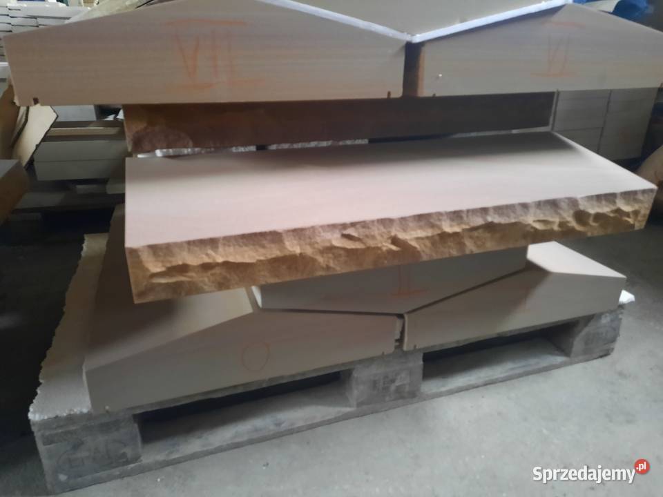 Daszki nakrywy z piaskowca Miedzna Drewniana