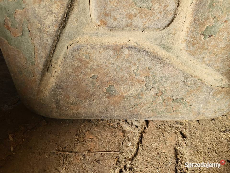 Metalowe kanistry Bolków