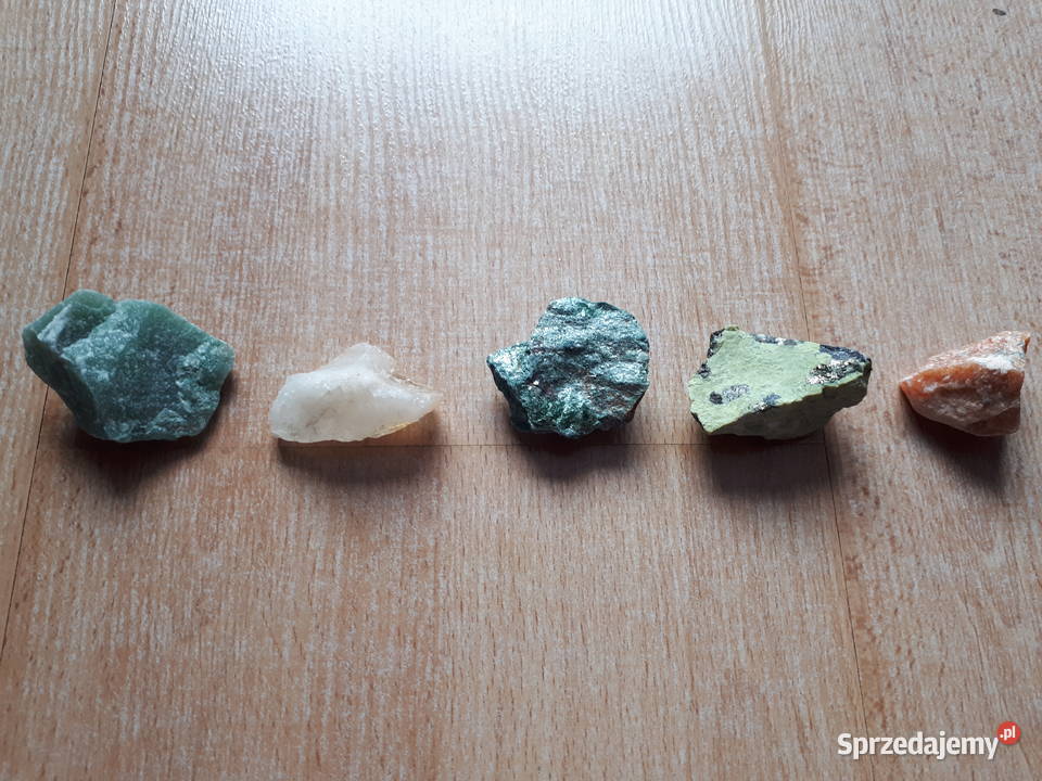 Finanse i biznes pudełko kamieni minerały w Rybnik