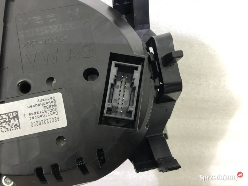 LICZNIK ZEGARY VW TOURAN III 5TA920750B osobowe