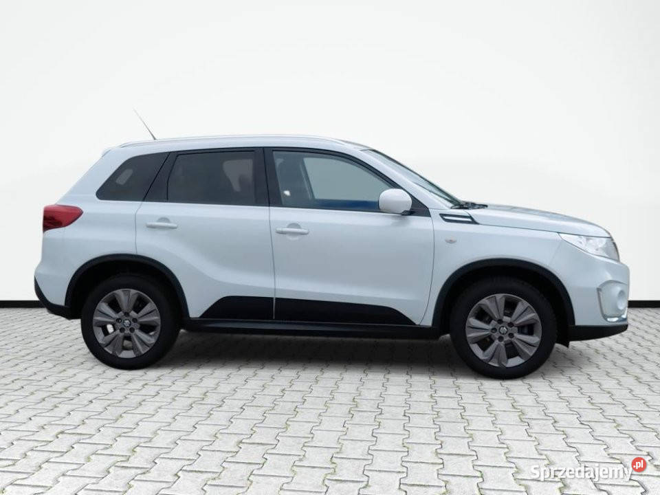 SUZUKI Vitara 2018r Salon dwa kpl opon FV23 benzyna Warszawa sprzedam