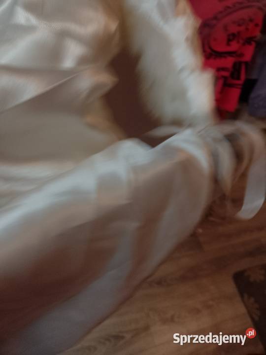 Biała futrzana etola ślubna futrzana narzutka