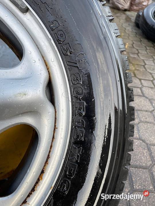Koło zapasowe do Land Rover Zaścianki