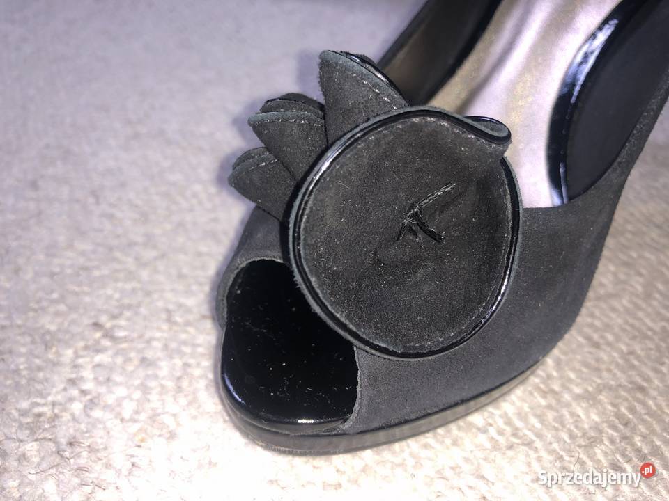 Szpilki czółenka Kazar czarne zamszowe nowe Łódź