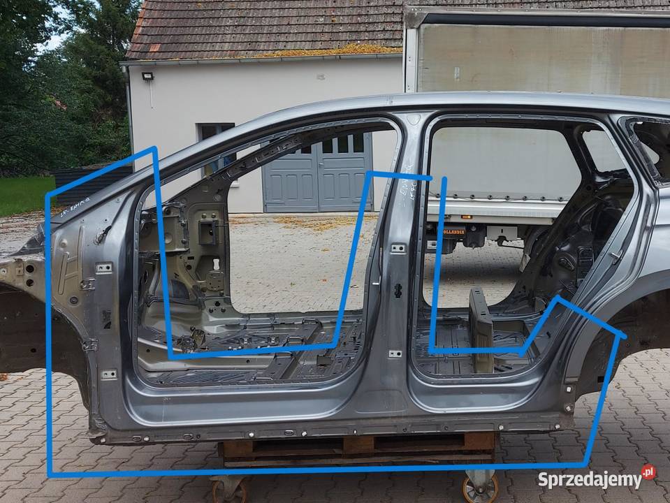 Skoda Enyaq 5LA iV60 SŁUPEK LEWY BOK PRÓG
