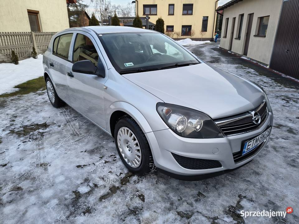 Opel Astra H 16 115 2011 Samochody osobowe łódzkie Glinnik sprzedam