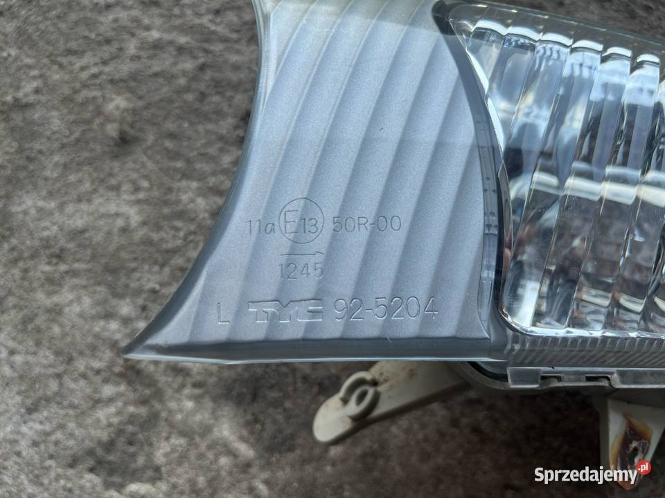 Kierunkowskaz migacz lewy Suzuki Burgman 125 k7