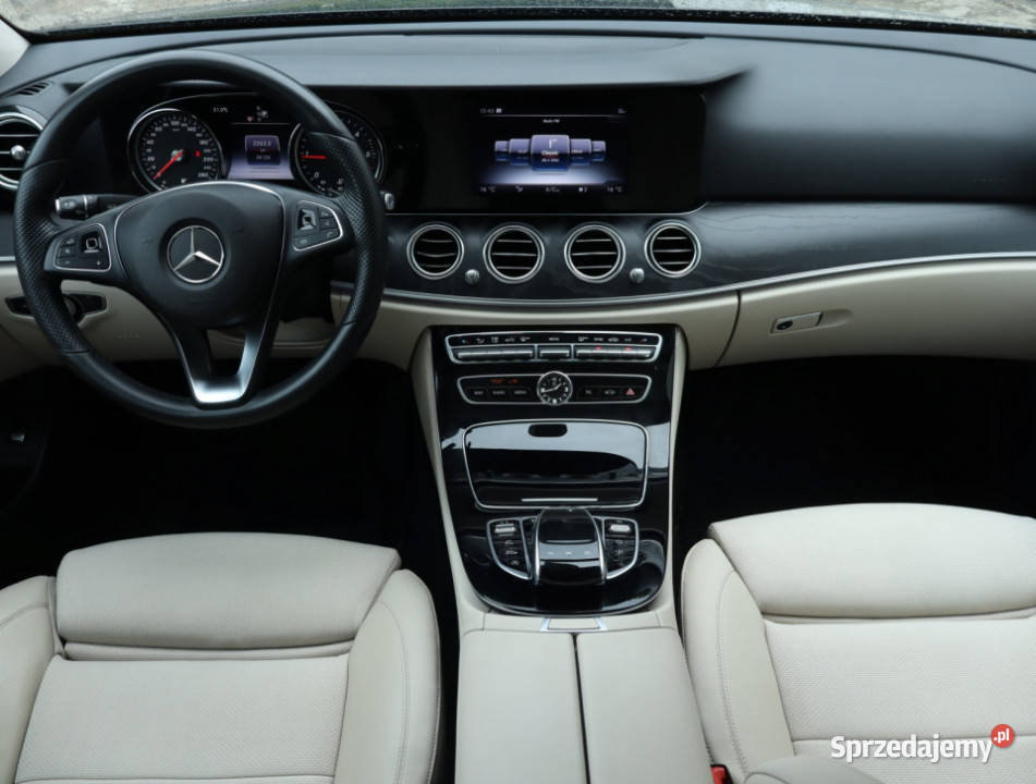 Mercedes E E 220 d asystent pasa ruchu Piaseczno