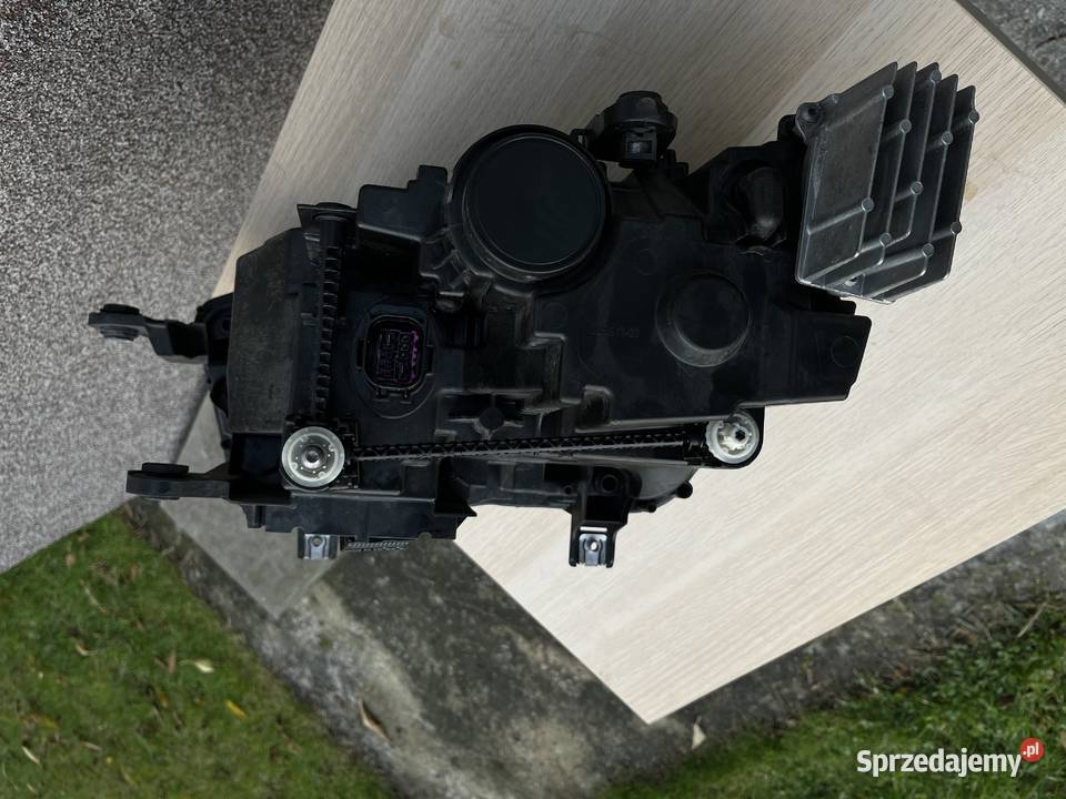 Seat Ateca Lampa Prawy Przód Cała 576941032B Chojnice