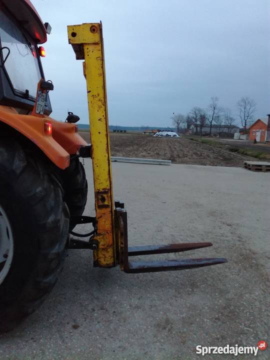 Maszt wózka widłowego na tył ciągnika Rębowo