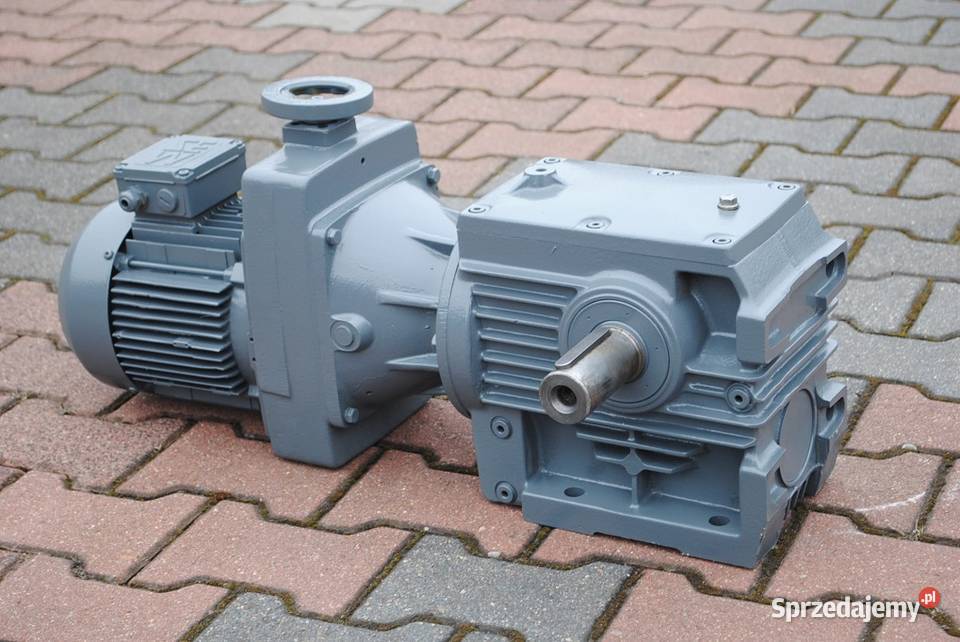 Motoreduktor kątowy 11kw z regulacją 168obrmin Kargowa