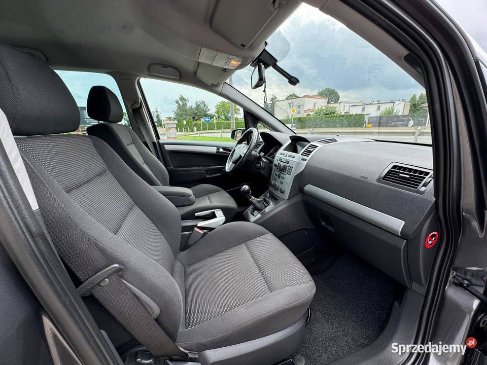 Opel Zafira B Lift 22 Benzyna Opłacony 7 osobowa centralny zamek sprzedam