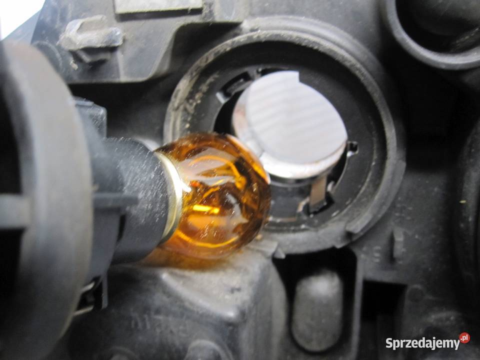 JAGUAR XF 10r lampa prawa przód ANGLIK