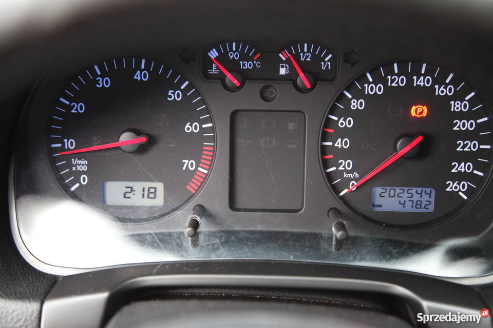 Volkswagen Golf 4 16 SR 8V Bogate wyposażenie światła przeciwmgłowe Golf Poznań