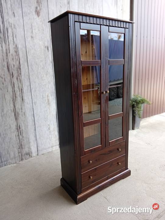 ładna przeszklona witryna 622 Byczyna