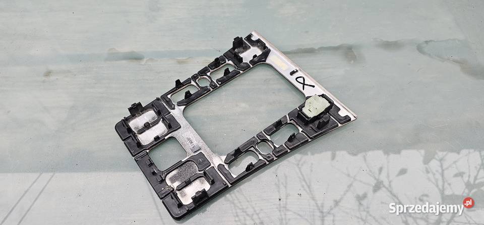 Ramka wybieraka mercedes w210 clasic 2106808639 Zbąszyń