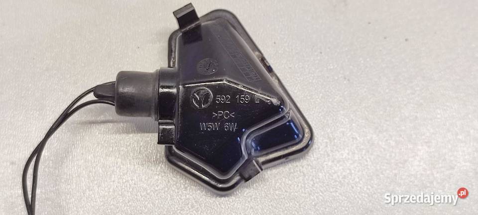 MERCEDES X117 CLA LAMPKA LUSTERKA LEWA