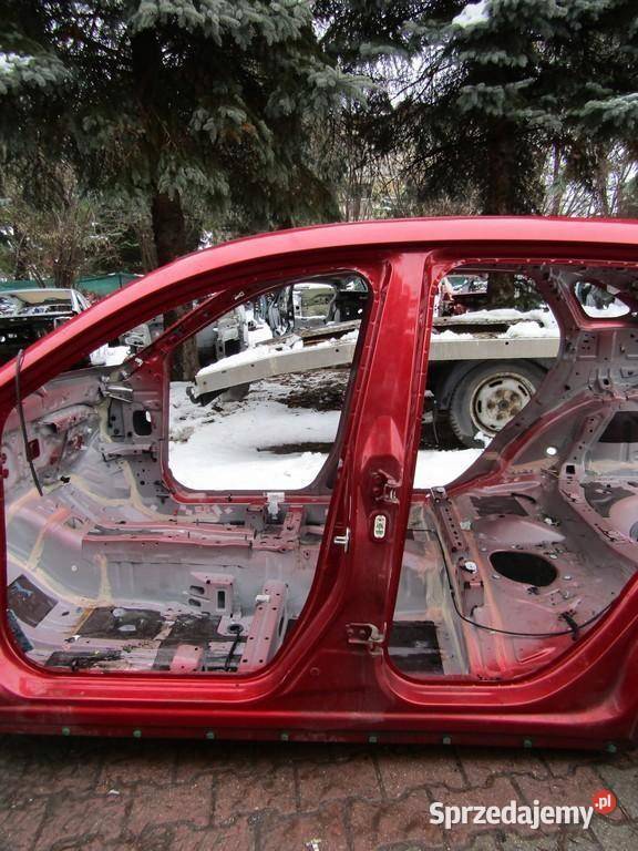 PRÓG SŁUPEK LEWY LEWA BOK MAZDA CX3 CX3