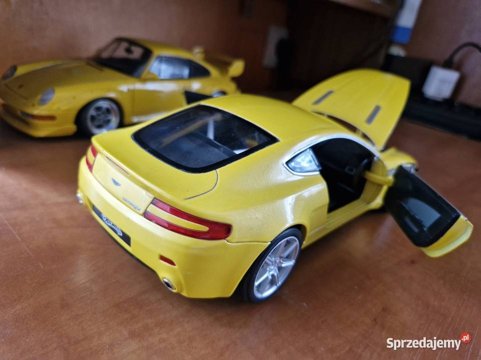 Model Aston Martin Vantage 118 Hot Wheels