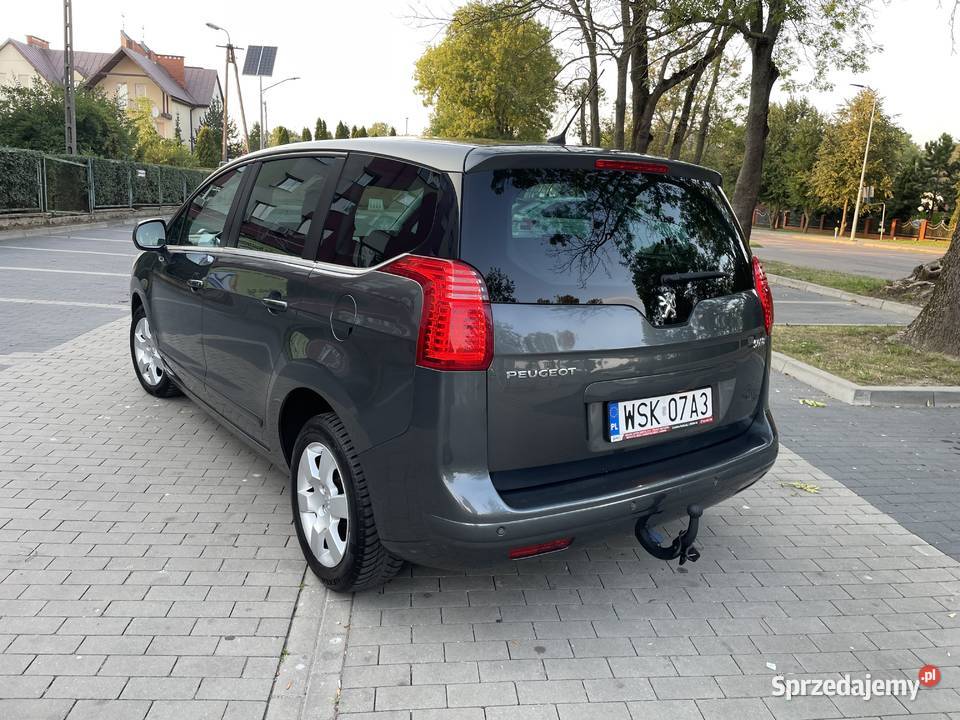 Peugeot 5008 benzyna navi panorama hak pdc manualna