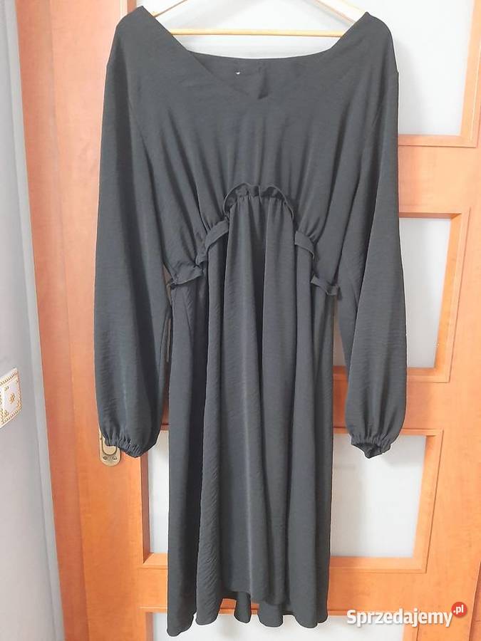 Sukienka czarna wieczorowa sprzedam