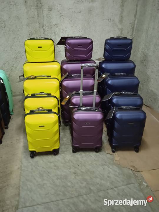 Walizka kabinowa z wings na 4 kołach z abs