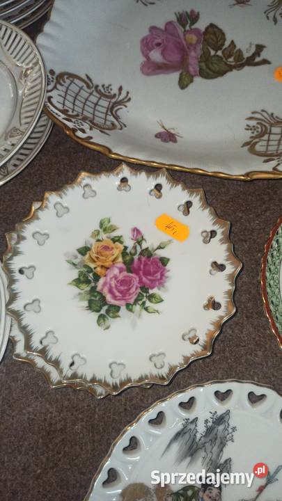 Talerz z różami Ażury reliefy do powieszenia Porcelana i szkło Porcelana i szkło Gdańsk