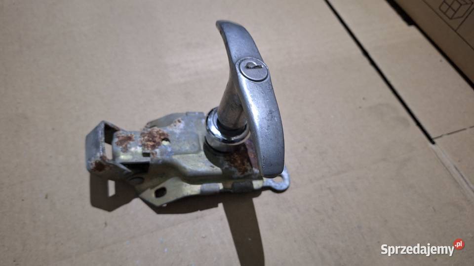 Klamka klapy bagażnika M20 FSO Warszawa Gaz Kraków sprzedam