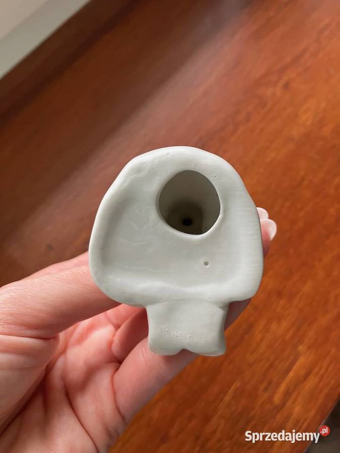 Nowy biały porcelanowy króliczek Alicja w Nisko