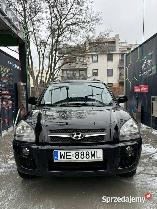 HYUNDAI Tucson SUV 1975cm3 Warszawa