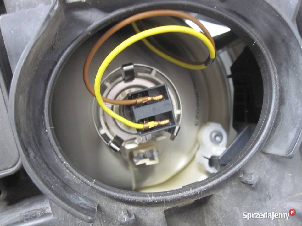 AUDI A4 B7 III 07r lampa lewa przód 8E0941003BL Kielce