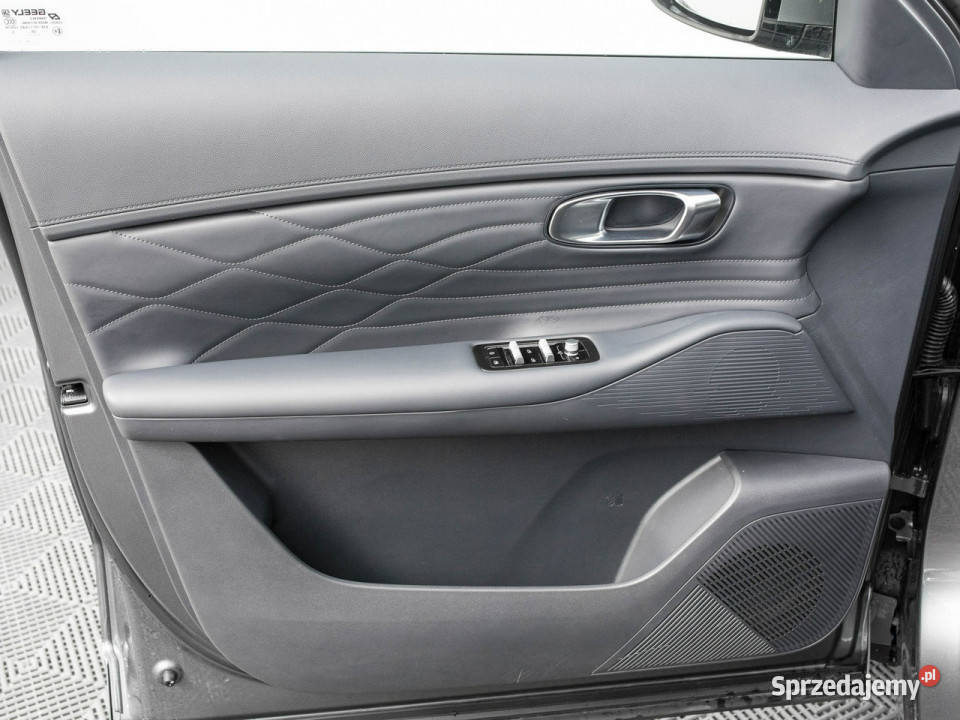 Geely Starray EMi 15 PHEV Pro Podgrzf i kier relingi dachowe Pępowo