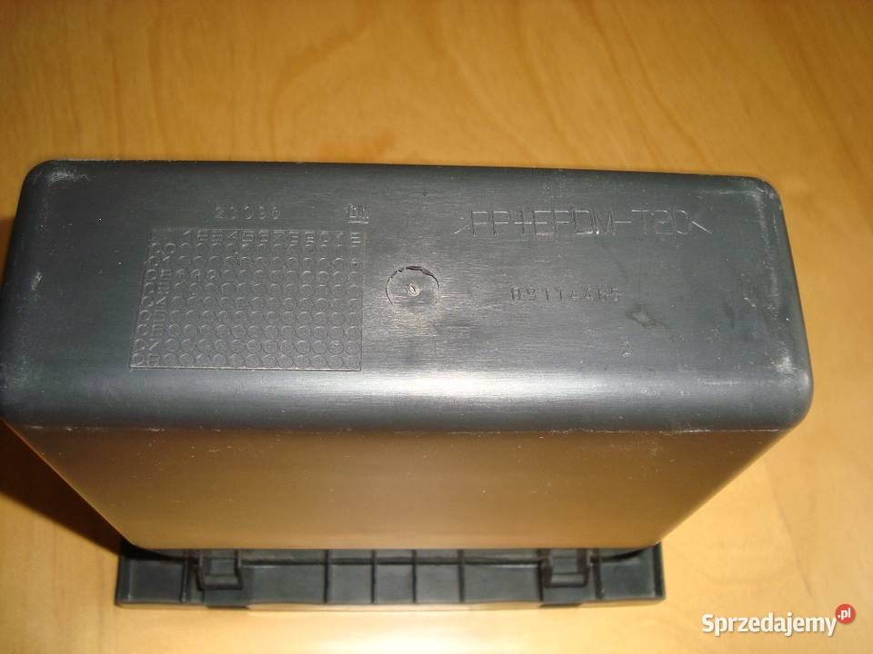 Kaseta samochodowa w miejsce radia