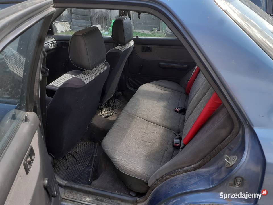 1990 Mazda 323 BG sedan 17D Puchaczów