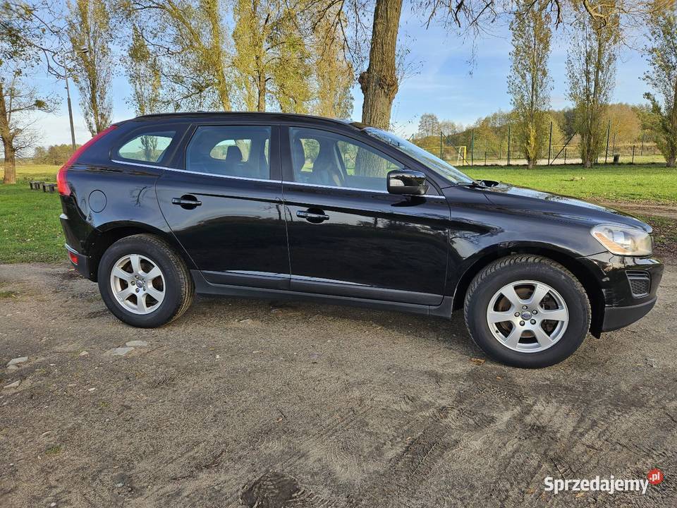 Volvo XC60 20D 5Cylindrów Panorama Navi welurowa tapicerka Czarnków
