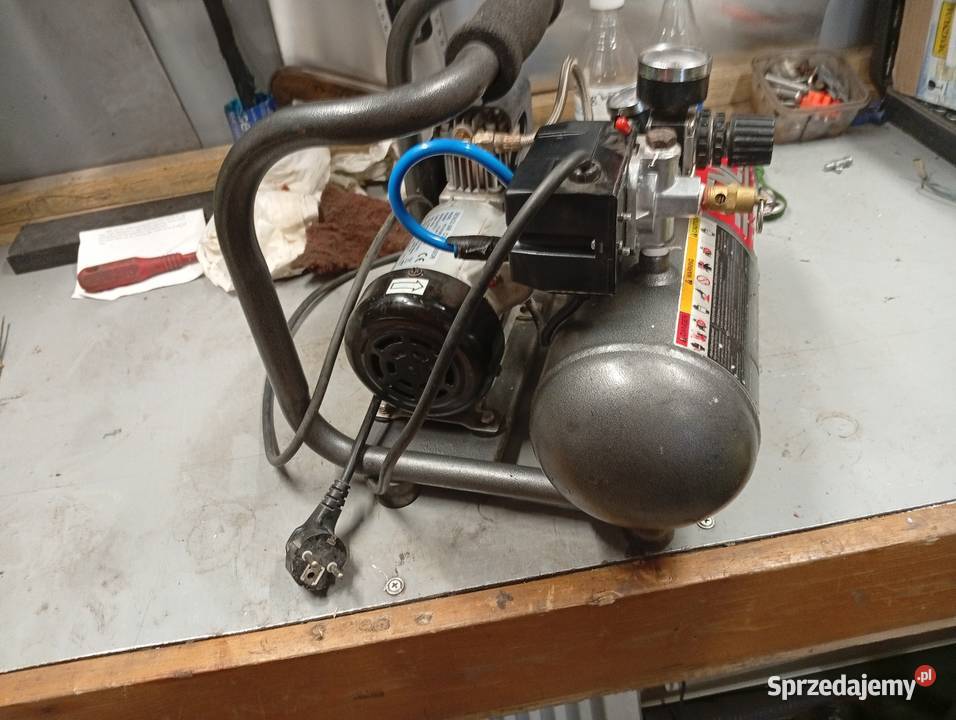 Cichy kompresor bezolejowy 38L PC1010 Mini SENCO Paczków