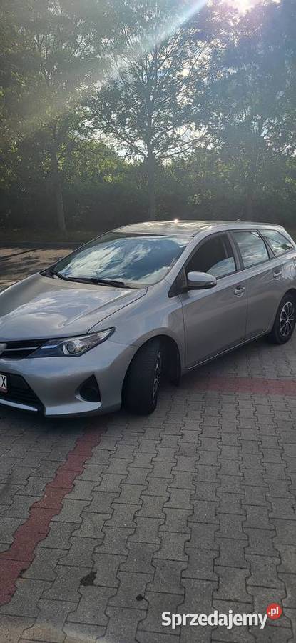 Toyota Auris 16 z gazem nieuszkodzony Radom