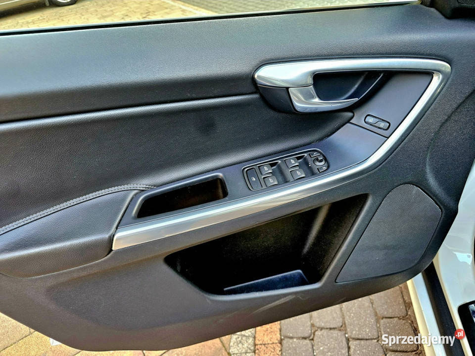 Volvo XC 60 20 D 5 cylindrów Navi Kamera isofix