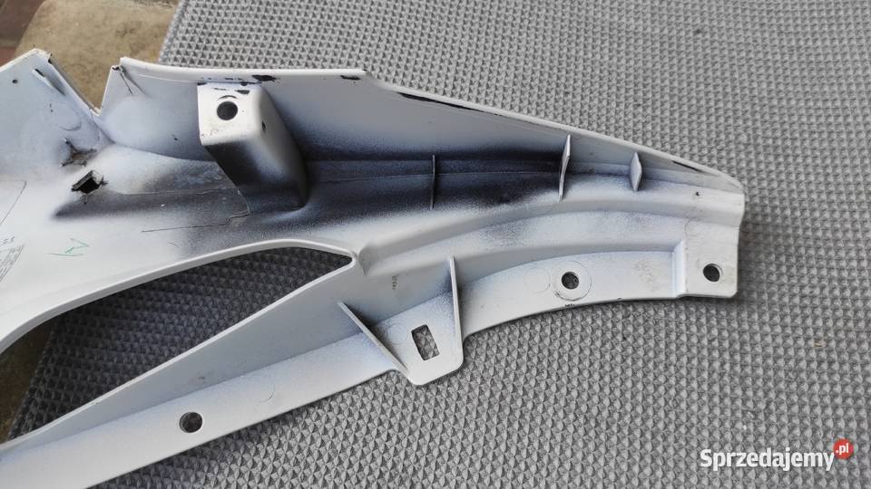 Honda CBR 125 JC 50 owiewka prawa czacha plastik Plastiki