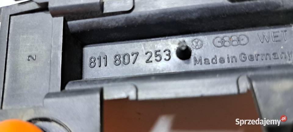 Ślizg zderzaka Audi 80 100 811807253 Luzino