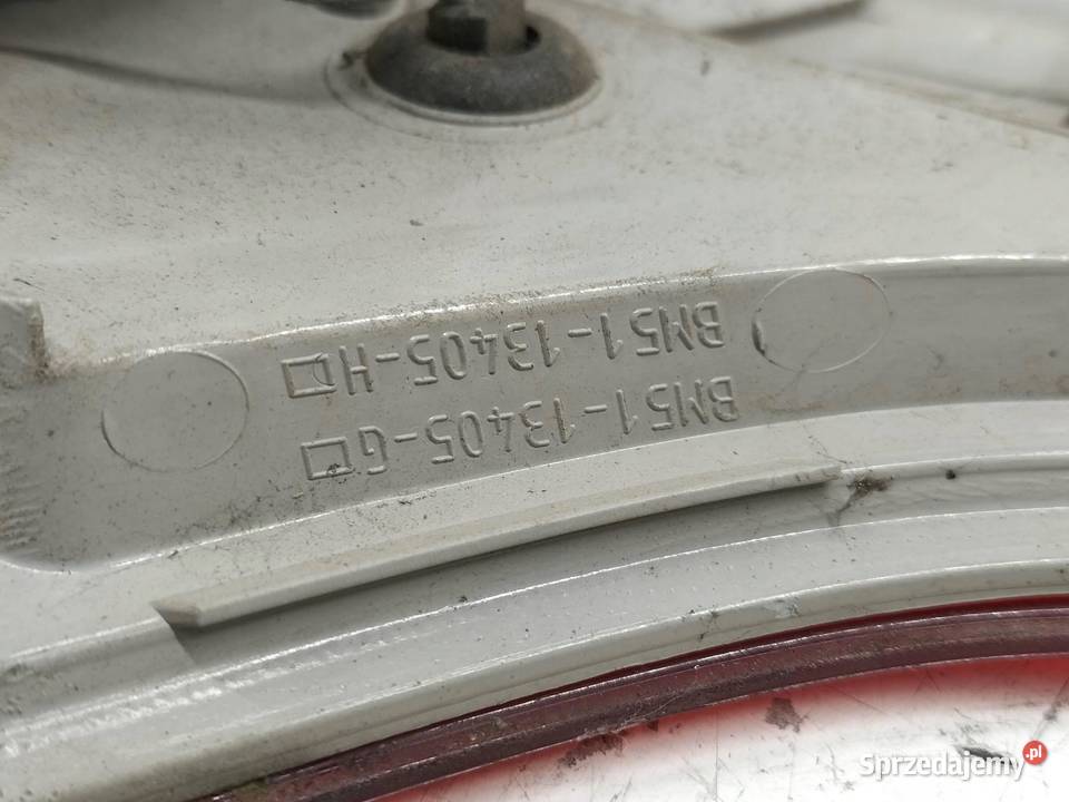 LAMPA TYŁ LEWA KOMBI Ford Focus Mk3 20102019