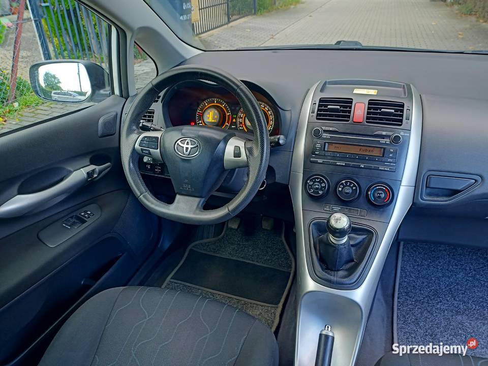 Toyota Auris 14 Diesel 2011r ładna Biała Nyska