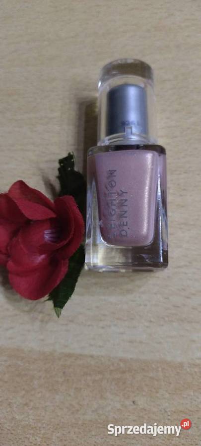 Lakier do paznokci w kolorze beżowo różowy Lublin