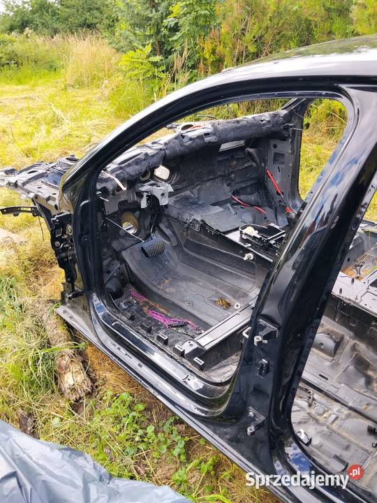 Słupek ćwiartka lewy przód Audi a4 b9 przed lift Zbąszyń