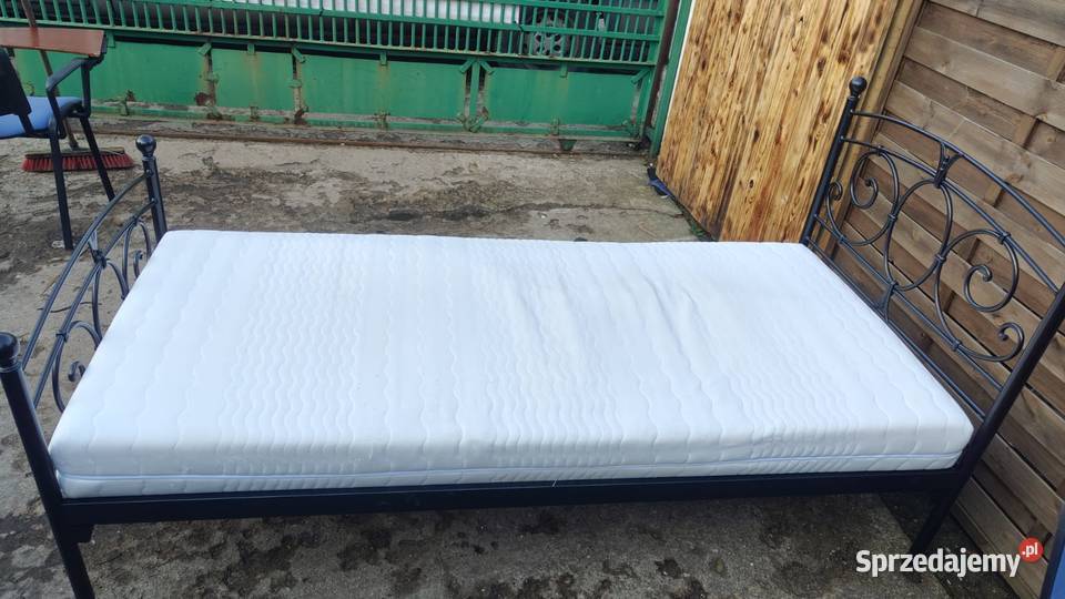 Metalowe łóżko 90x200 jednoosobowe materac